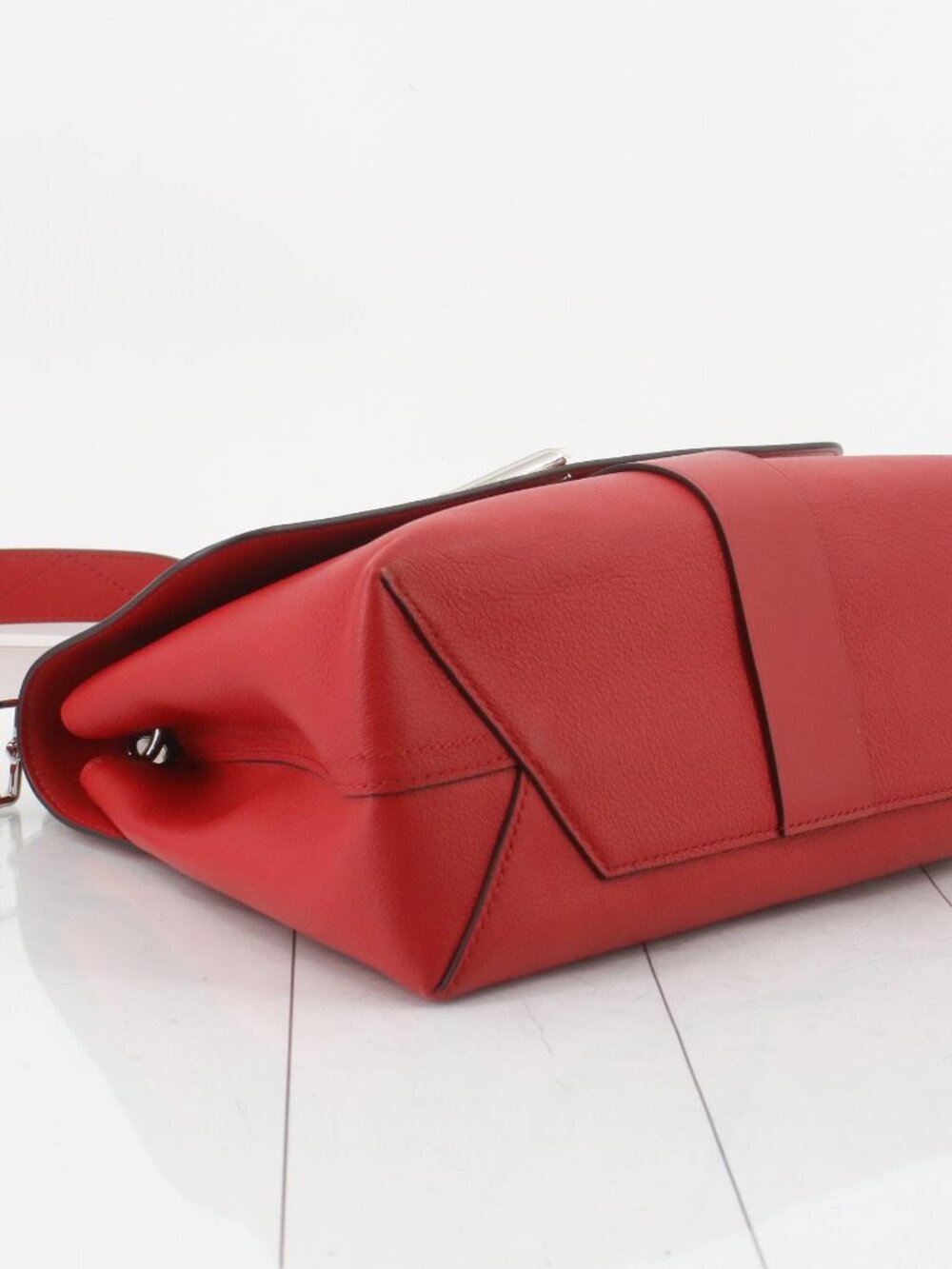 LV Red Monogram Leather Very One Handle Bag - Picture 4 of 12
